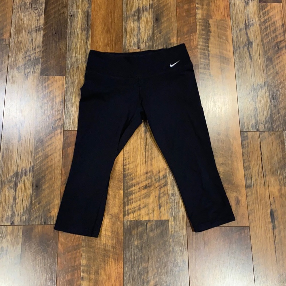 Black Nike dri fit Capri leggings